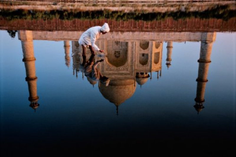 Reflection of the Taj Mahal in the Yamuna River